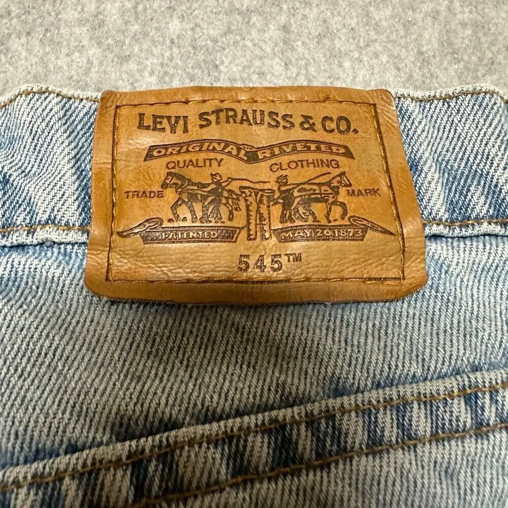 Levi’s 545 Men’s Size 34x32 Loose Fit Tapered Jeans Blue Light Wash Denim